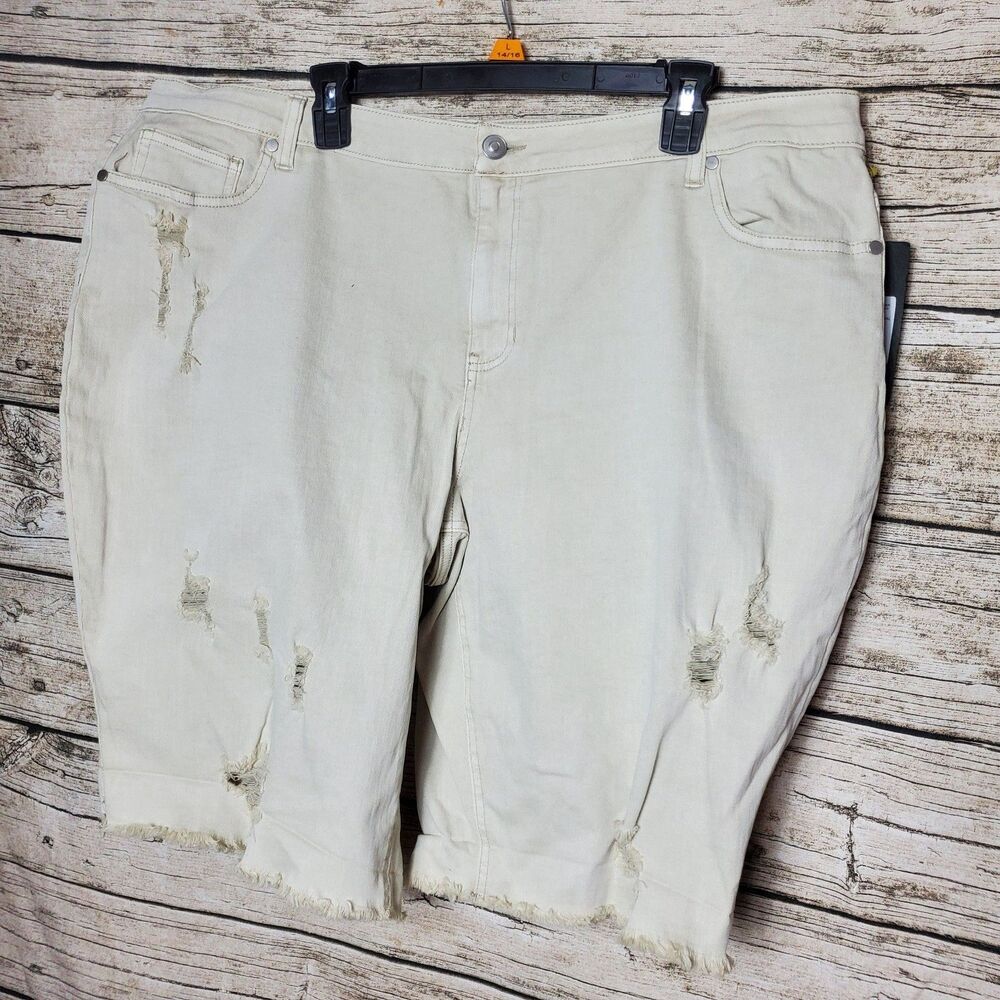 Alivia Ford Oatmeal Khaki Destroyed Cutoff Denim Shorts Size 24W NWT
